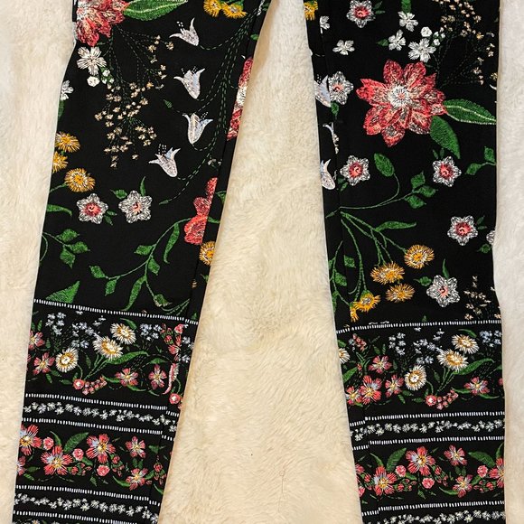 Old Navy pants - Picture 4 of 9